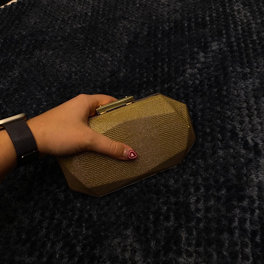 INC Clutch - Picture 4 of 5